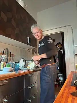 Snapshot of SexyLeon8 chatting on November 7, 2025, 7:08 am SexyLeon8 online show from November 7, 2025, 7:08 am