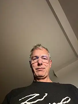 Snapshot of SexyLeon8 chatting on November 12, 2025, 11:36 pm SexyLeon8 online show from November 12, 2025, 11:36 pm