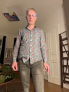 Snapshot of SexyLeon8 chatting on November 14, 2025, 10:29 pm SexyLeon8 online show from November 14, 2025, 10:29 pm