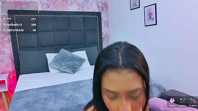 Snapshot of Becca_Grims chatting on September 24, 2025, 3:32 am Becca Grims online show from September 24, 2025, 3:32 am