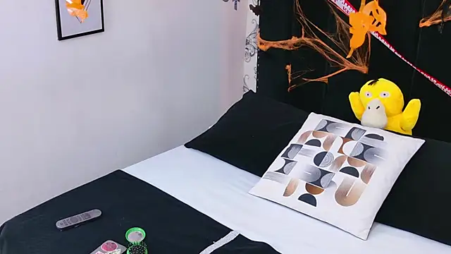 Snapshot of Becca_Grims chatting on October 25, 2025, 3:36 am Becca Grims online show from October 25, 2025, 3:36 am