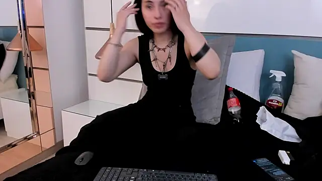 Ashkoreh online show from November 26, 2025, 5:58 pm