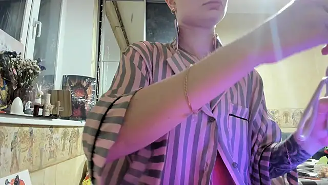 WatsonMi online show from September 16, 2025, 3:46 pm