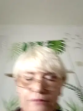 Snapshot of Catty_Lady chatting on November 6, 2025, 8:10 pm Catty Lady online show from November 6, 2025, 8:10 pm