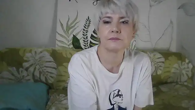 Snapshot of Catty_Lady chatting on November 13, 2025, 8:19 pm Catty Lady online show from November 13, 2025, 8:19 pm