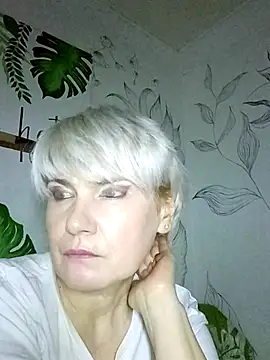 Snapshot of Catty_Lady chatting on November 14, 2025, 7:12 pm Catty Lady online show from November 14, 2025, 7:12 pm