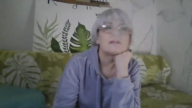 Snapshot of Catty_Lady chatting on December 15, 2025, 7:29 pm Catty Lady online show from December 15, 2025, 7:29 pm