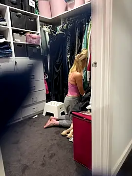 Snapshot of Reacher110565 chatting on October 25, 2025, 10:34 am Reacher110565 online show from October 25, 2025, 10:34 am