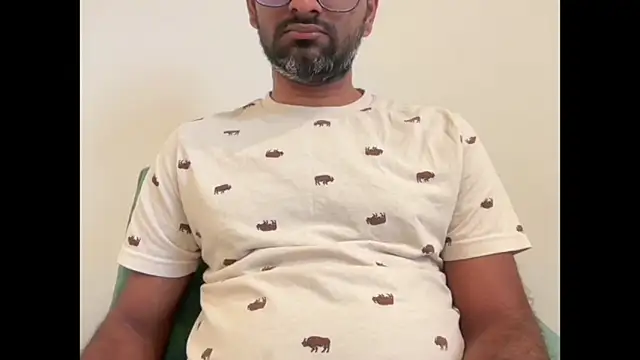 pranastro00 online show from November 7, 2025, 3:56 pm