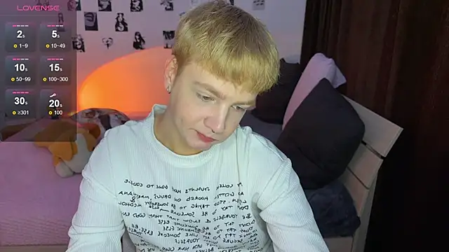 Snapshot of olivertasty chatting on October 20, 2025, 1:00 pm olivertasty online show from October 20, 2025, 1:00 pm