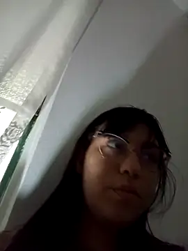 lareinalareinadelanal online show from September 21, 2025, 11:45 am