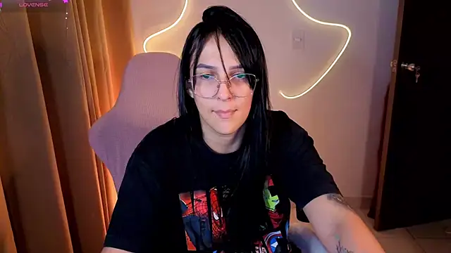 kimflexible x online show from December 16, 2025, 4:06 am