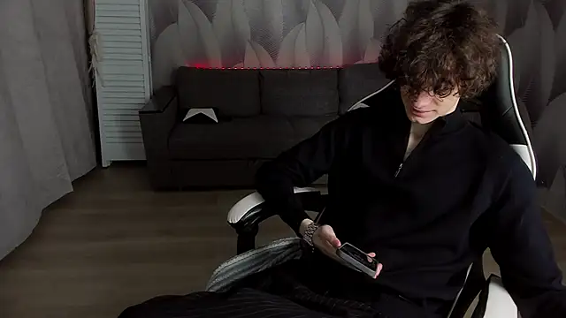 Snapshot of Edvard_Blare chatting on October 10, 2025, 3:00 pm Edvard Blare online show from October 10, 2025, 3:00 pm