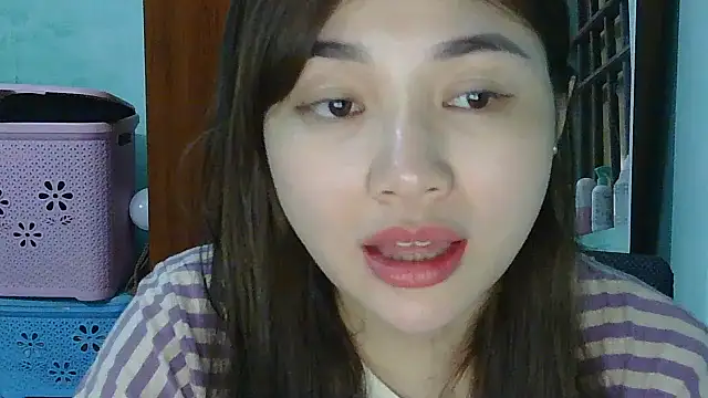 Snapshot of Uhem112 chatting on October 6, 2025, 12:46 pm Uhem112 online show from October 6, 2025, 12:46 pm