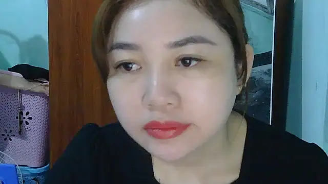 Snapshot of Uhem112 chatting on October 26, 2025, 1:44 am Uhem112 online show from October 26, 2025, 1:44 am