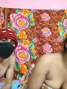 Snapshot of Seducing_couple chatting on November 10, 2025, 10:36 am Seducing couple online show from November 10, 2025, 10:36 am