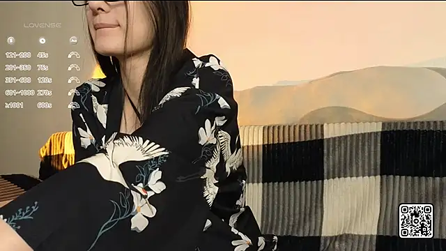 OdelynBagge online show from October 29, 2025, 6:09 pm