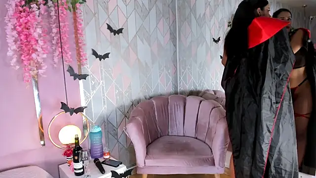 Snapshot of EmmaWilliam1 chatting on November 1, 2025, 4:36 am EmmaWilliam1 online show from November 1, 2025, 4:36 am