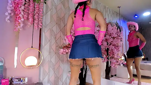 Snapshot of EmmaWilliam1 chatting on November 30, 2025, 6:06 am EmmaWilliam1 online show from November 30, 2025, 6:06 am