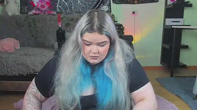  CandyM1lky  online show from October 28, 2025, 6:39 am