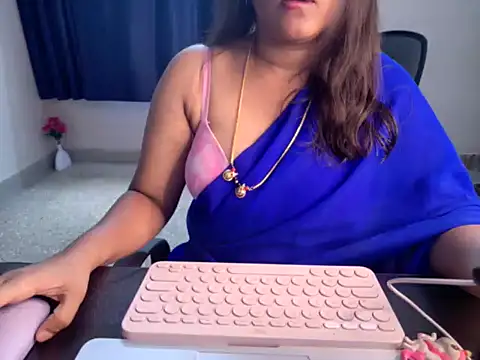 Snapshot of Anjalistar chatting on September 10, 2025, 3:39 am Anjalistar online show from September 10, 2025, 3:39 am