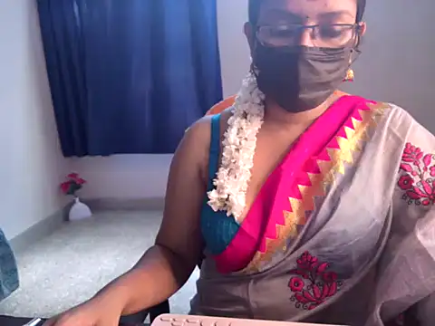 Snapshot of Anjalistar chatting on October 3, 2025, 3:36 am Anjalistar online show from October 3, 2025, 3:36 am