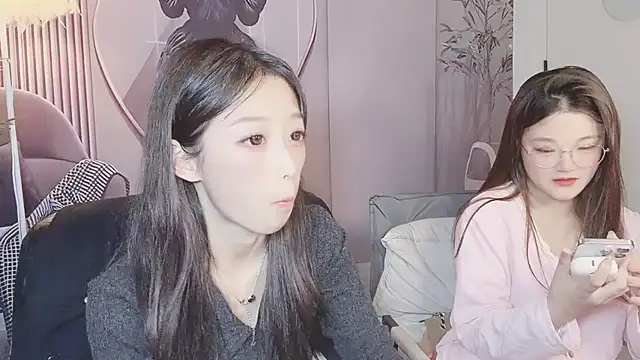 jiangjiang caicai online show from November 9, 2025, 4:00 am