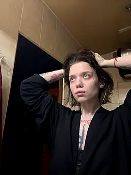 Snapshot of enchanting_chloe chatting on October 10, 2025, 5:45 pm enchanting chloe online show from October 10, 2025, 5:45 pm