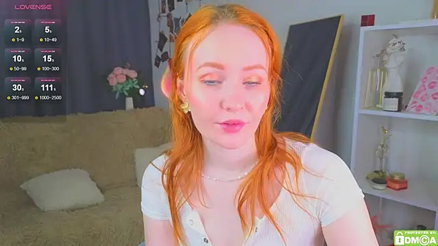 JoyceJones online show from October 23, 2025, 7:34 pm