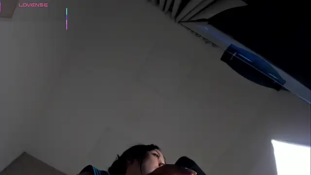 Lunaa bellaa online show from October 27, 2025, 8:02 pm