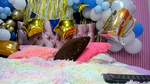 Mindy 19 online show from September 22, 2025, 10:56 pm