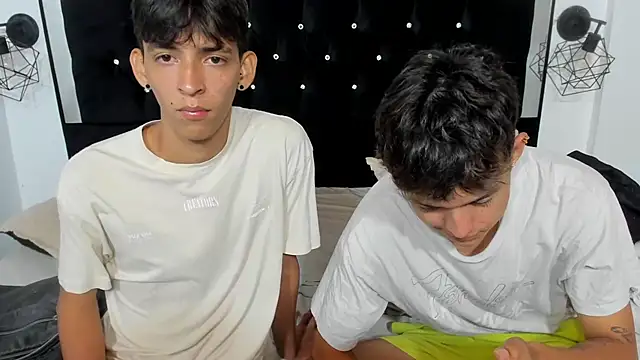 Snapshot of Sebas_cat chatting on November 16, 2025, 10:48 pm Sebas cat online show from November 16, 2025, 10:48 pm