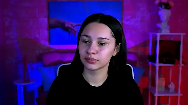 KimClarks  online show from October 1, 2025, 9:04 am