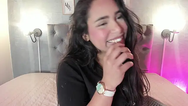 GiannaSlimJB online show from September 26, 2025, 3:32 am