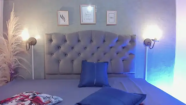 GiannaSlimJB online show from November 26, 2025, 3:29 am