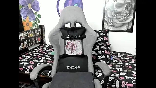 Luna0ciaran online show from October 27, 2025, 7:34 am