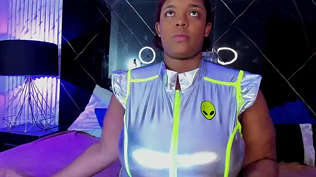 Alaia Gutierrez online show from October 10, 2025, 8:41 pm