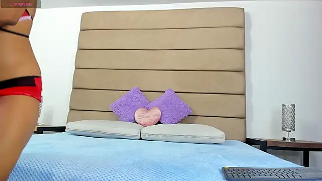 Snapshot of susan_elliot chatting on October 15, 2025, 7:36 pm susan elliot online show from October 15, 2025, 7:36 pm