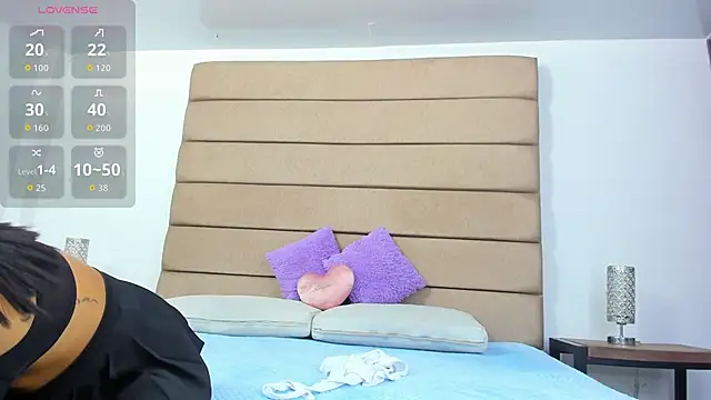 Snapshot of susan_elliot chatting on October 21, 2025, 8:20 pm susan elliot online show from October 21, 2025, 8:20 pm