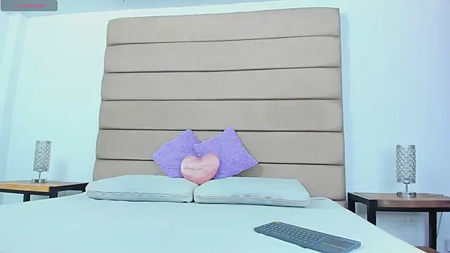 Snapshot of susan_elliot chatting on November 8, 2025, 7:45 pm susan elliot online show from November 8, 2025, 7:45 pm