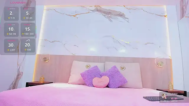 Snapshot of susan_elliot chatting on November 27, 2025, 11:45 am susan elliot online show from November 27, 2025, 11:45 am