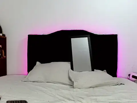 x isabella x online show from November 7, 2025, 1:38 am