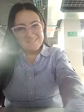 Romina693 online show from December 3, 2025, 6:32 am