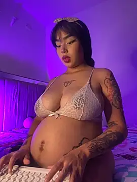 lucialauper  online show from October 12, 2025, 1:15 am