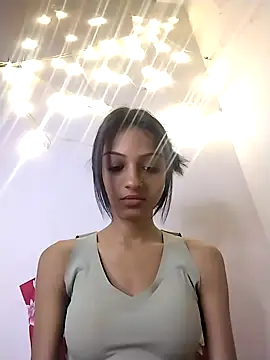 Snapshot of Your-Kitkat chatting on November 18, 2025, 7:40 pm Your-Kitkat online show from November 18, 2025, 7:40 pm