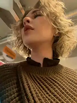 KellyKeler online show from November 29, 2025, 11:13 am