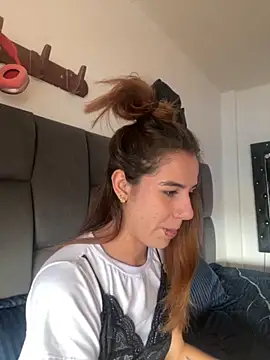 AllieYourGirl online show from November 24, 2025, 7:02 pm