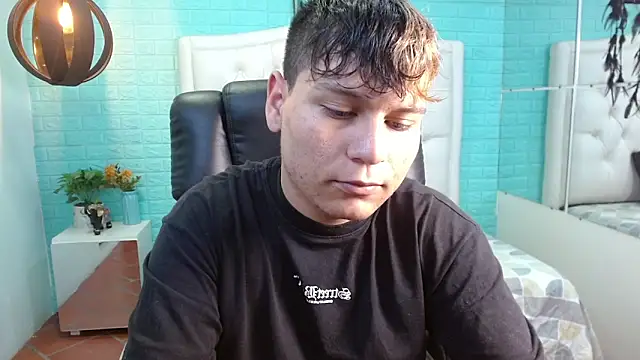 dondanys online show from October 15, 2025, 7:36 pm