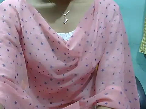 Snapshot of lovely_soniya chatting on October 6, 2025, 5:27 am lovely soniya online show from October 6, 2025, 5:27 am