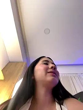 Michelle Zoe online show from November 13, 2025, 5:17 am